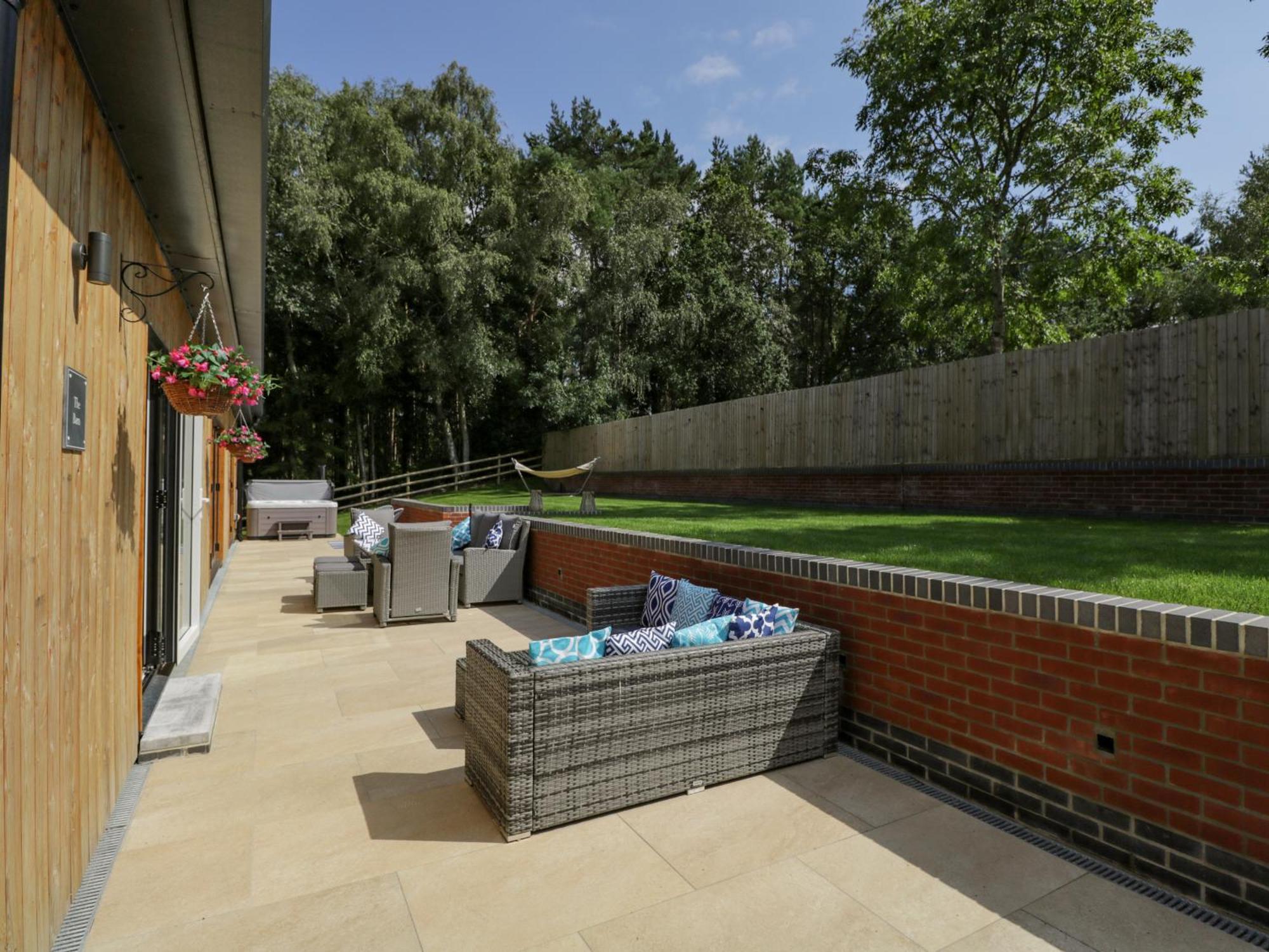The Barn Villa Poole Bagian luar foto
