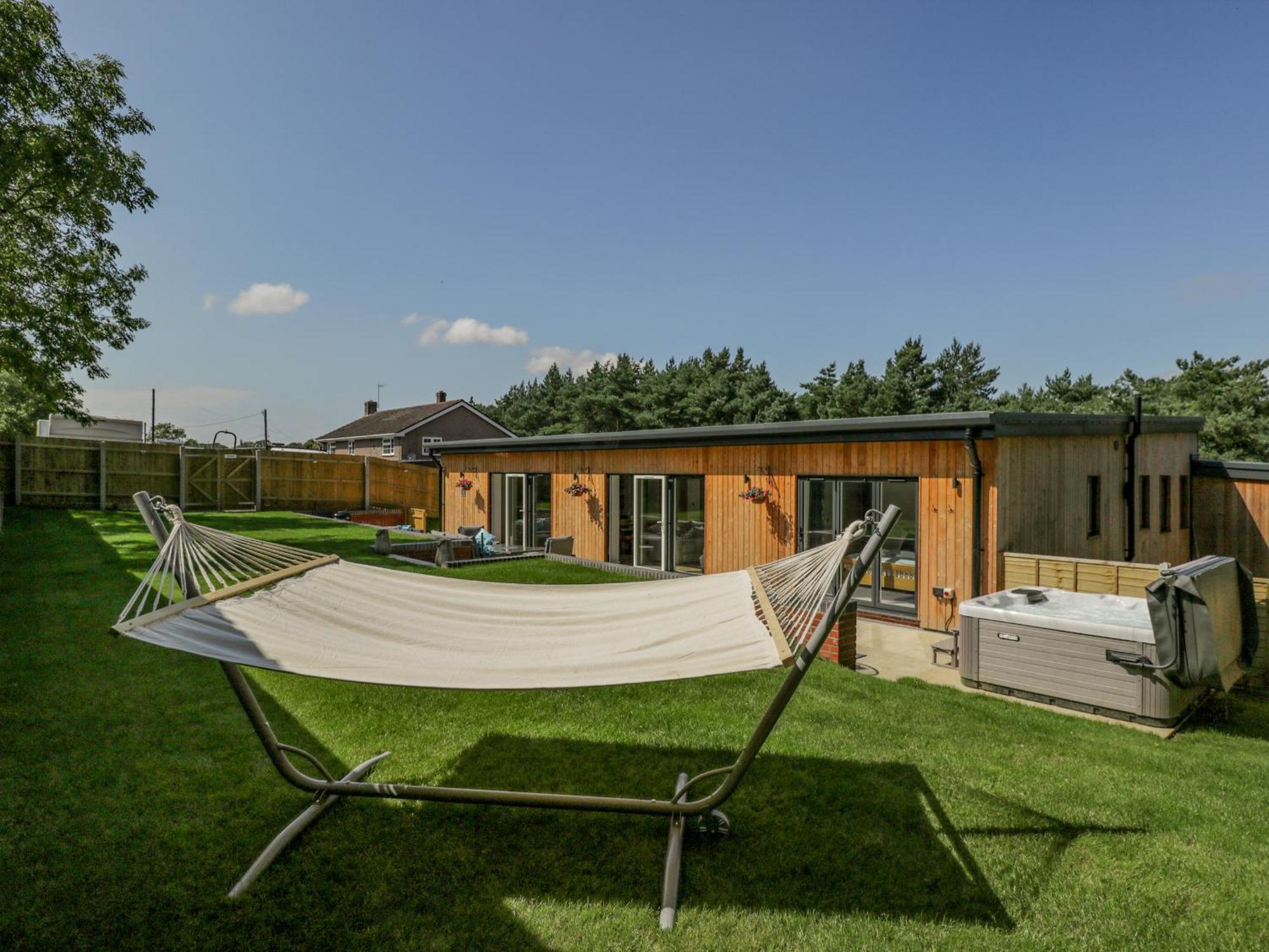 The Barn Villa Poole Bagian luar foto