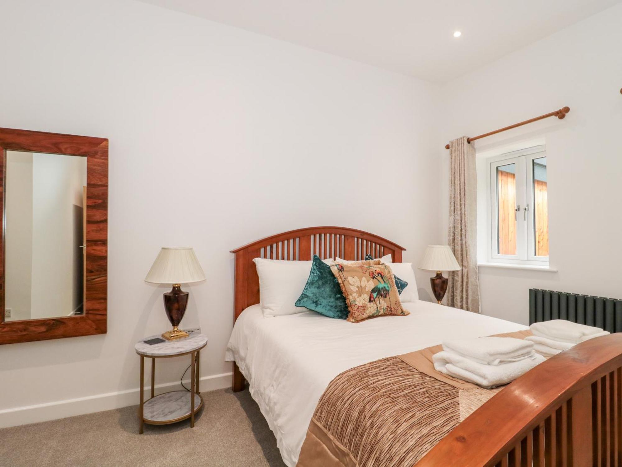 The Barn Villa Poole Bagian luar foto